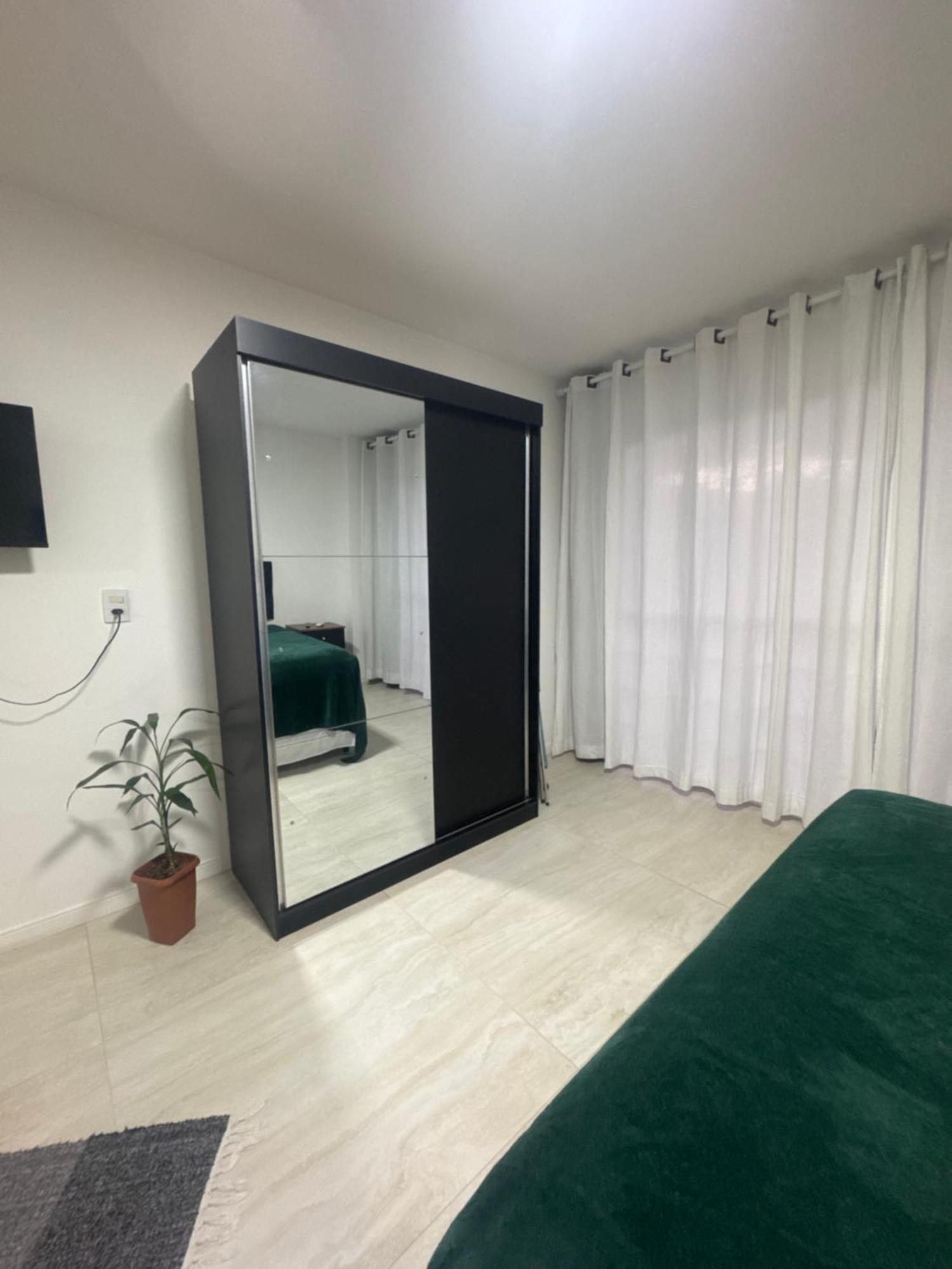 No Bairro Cordeiros Apartment